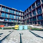 Campus House By Larsen Hotel